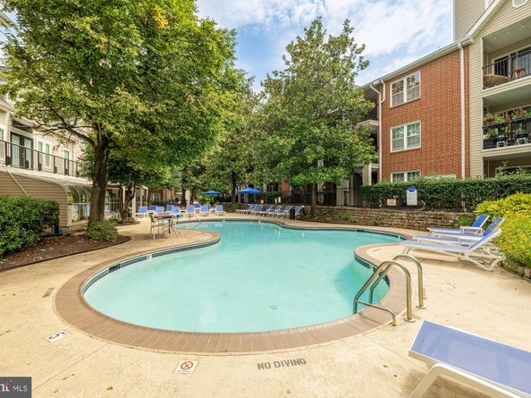 3309 Wyndham Circle 3180, Alexandria VA 22302