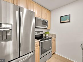 3309 Wyndham Circle 3180, Alexandria VA 22302