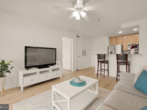 3309 Wyndham Circle 3180, Alexandria VA 22302