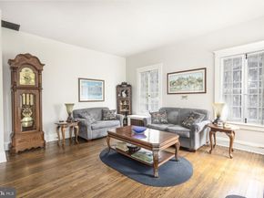 340 Locust Road, Glenside PA 19038