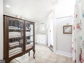 340 Locust Road, Glenside PA 19038