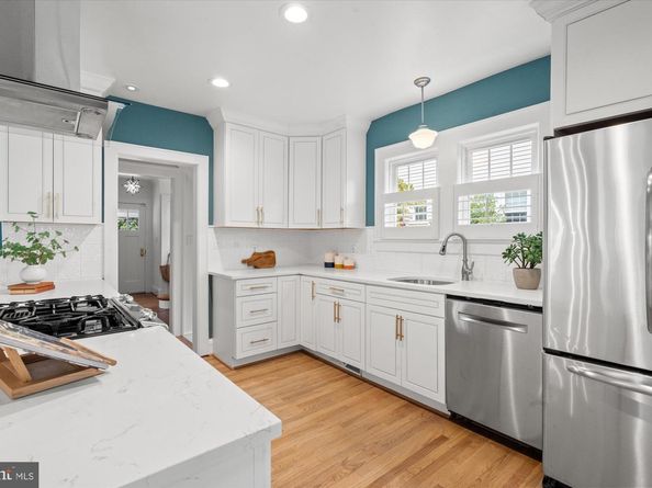 107 W Luray Avenue, Alexandria VA 22301