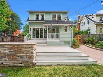 107 W Luray Avenue