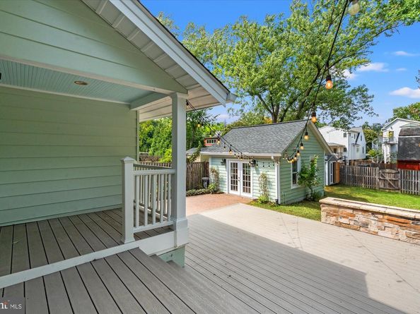107 W Luray Avenue, Alexandria VA 22301