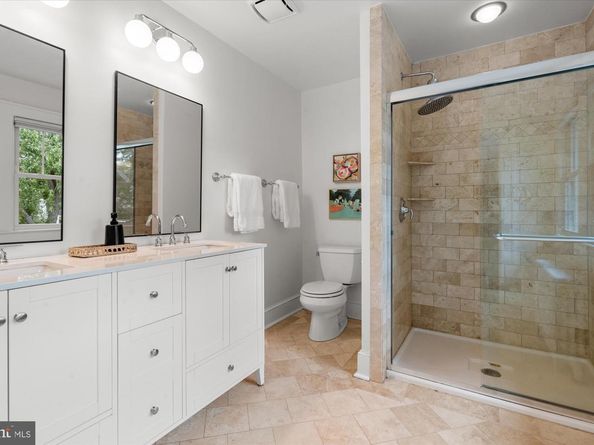 107 W Luray Avenue, Alexandria VA 22301