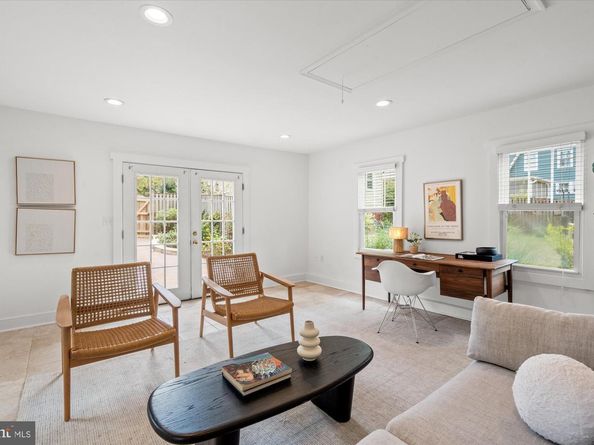 107 W Luray Avenue, Alexandria VA 22301