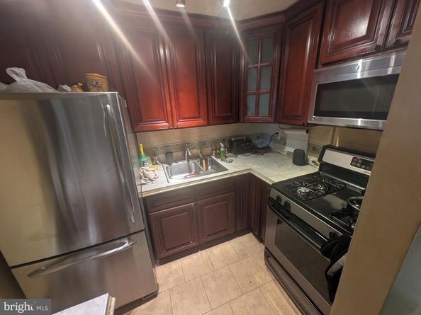 100 E Glenolden Avenue E21, Glenolden PA 19036