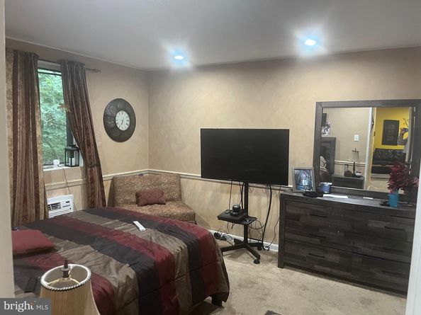 100 E Glenolden Avenue E21, Glenolden PA 19036