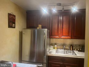 100 E Glenolden Avenue E21, Glenolden PA 19036
