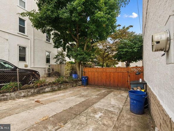 127 Seville Street, Philadelphia PA 19127