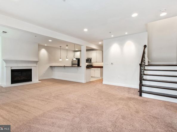 8319 Quarry Manor Terrace, Bethesda MD 20817