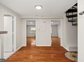 303 S 11TH Street 9, Philadelphia PA 19107