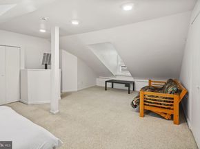 303 S 11TH Street 9, Philadelphia PA 19107