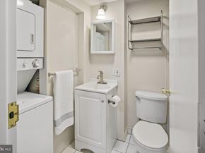 303 S 11TH Street 9, Philadelphia PA 19107