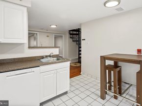 303 S 11TH Street 9, Philadelphia PA 19107