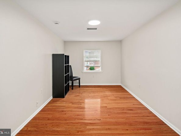 303 S 11TH Street 9, Philadelphia PA 19107