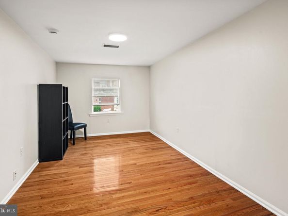 303 S 11TH Street 9, Philadelphia PA 19107
