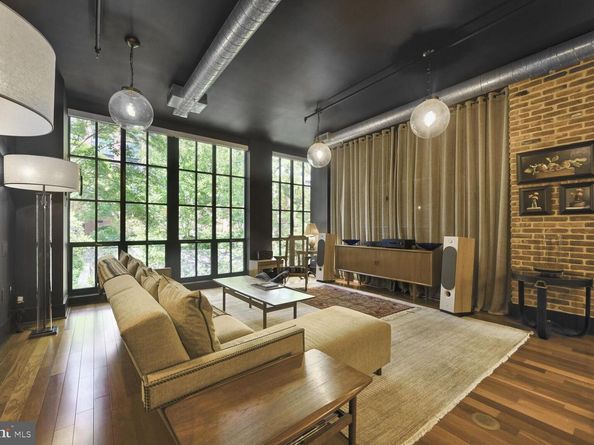 1615 N Queen Street M303, Arlington VA 22209