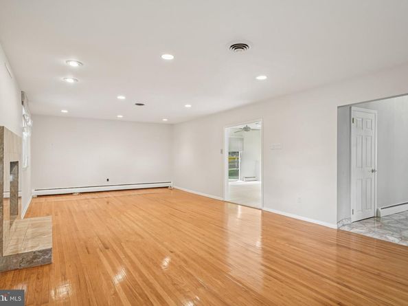 3617 Sipler Lane, Huntingdon Valley PA 19006