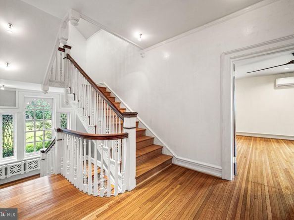 501 E Sedgwick Street, Philadelphia PA 19119