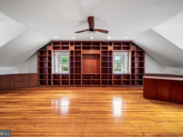 501 E Sedgwick Street, Philadelphia PA 19119