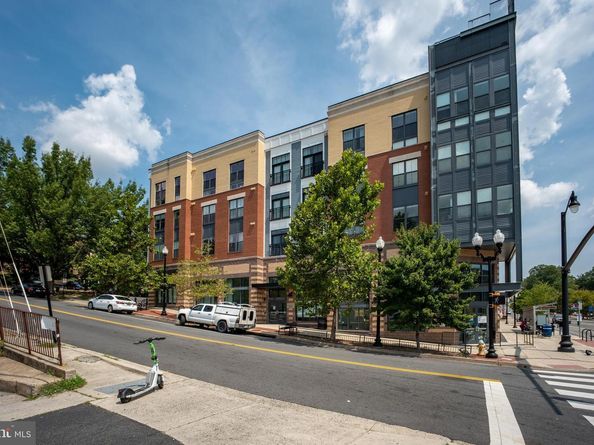 989 S Buchanan Street 311, Arlington VA 22204