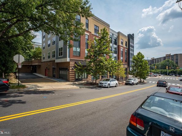 989 S Buchanan Street 311, Arlington VA 22204