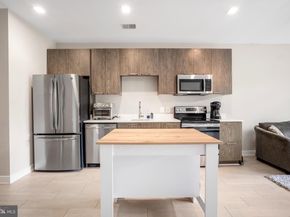 989 S Buchanan Street 311, Arlington VA 22204