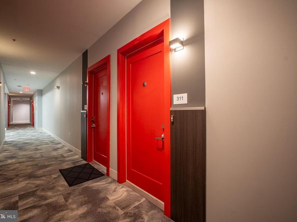 989 S Buchanan Street 311, Arlington VA 22204