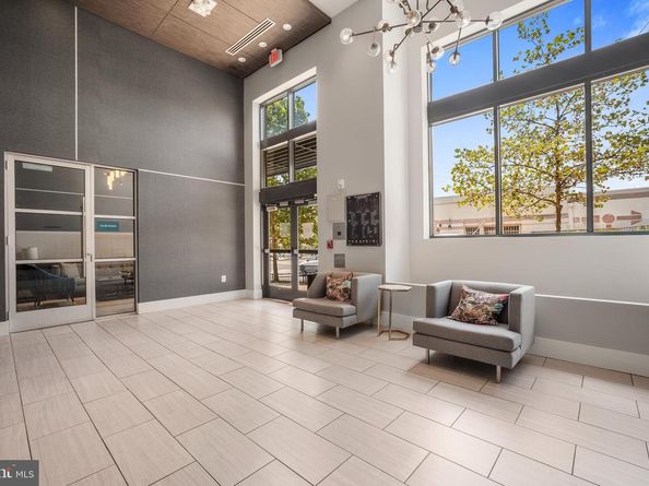 989 S Buchanan Street 311, Arlington VA 22204