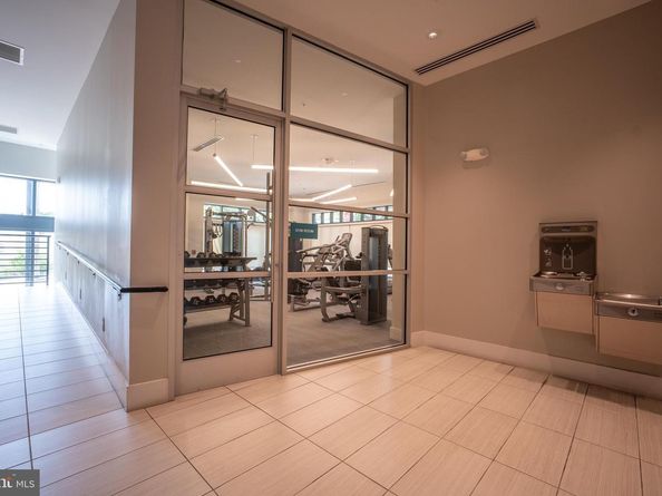 989 S Buchanan Street 311, Arlington VA 22204
