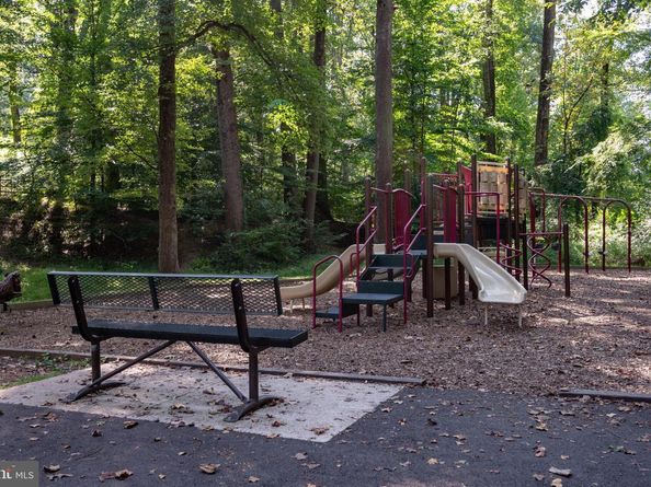 6801 Cavalier Trail, Falls Church VA 22042