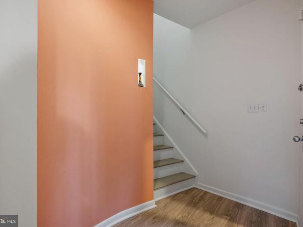 6801 Cavalier Trail, Falls Church VA 22042