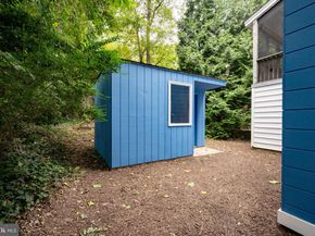 6801 Cavalier Trail, Falls Church VA 22042