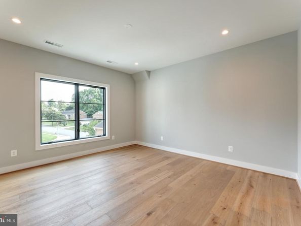 6908 Southridge Drive, Mclean VA 22101