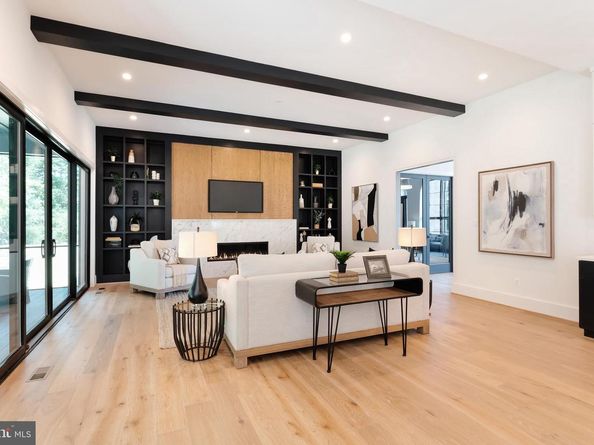 6908 Southridge Drive, Mclean VA 22101