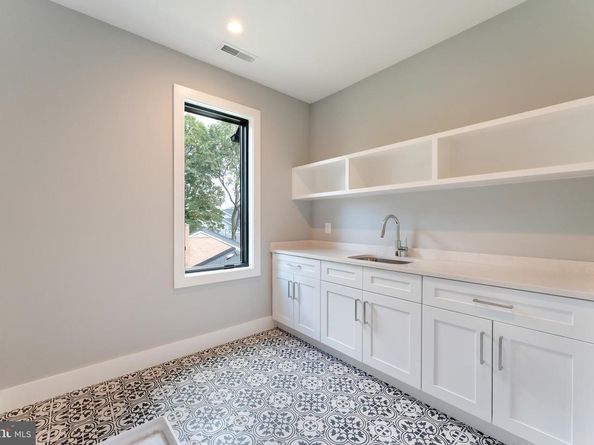 6908 Southridge Drive, Mclean VA 22101