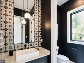 6908 Southridge Drive, Mclean VA 22101