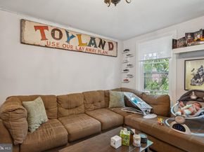 1105 Latimer Street, Philadelphia PA 19107