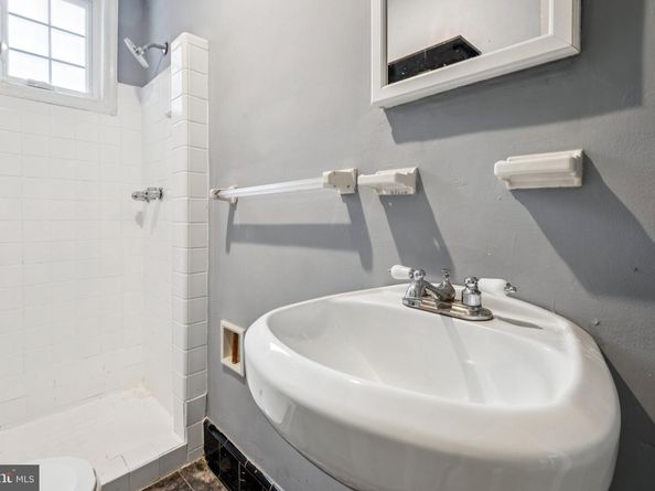 1105 Latimer Street, Philadelphia PA 19107