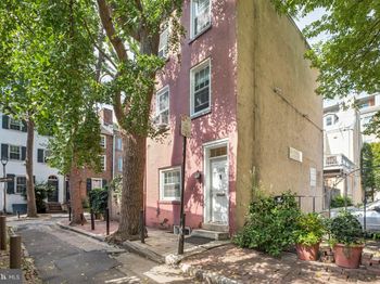 1105 Latimer Street
