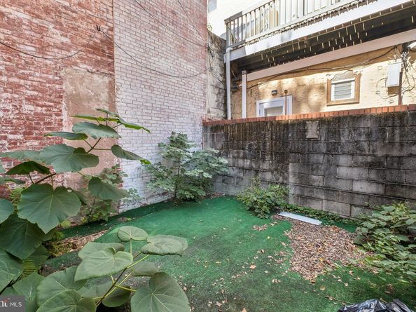 1105 Latimer Street, Philadelphia PA 19107