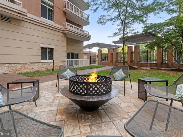 3101 N Hampton Drive 407, Alexandria VA 22302