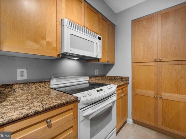 3101 N Hampton Drive 407, Alexandria VA 22302