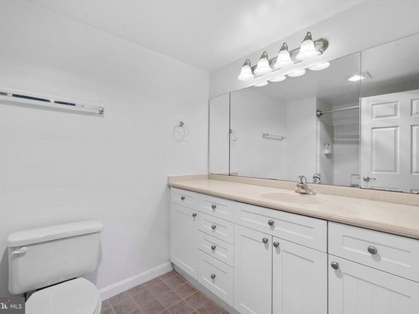 3101 N Hampton Drive 407, Alexandria VA 22302