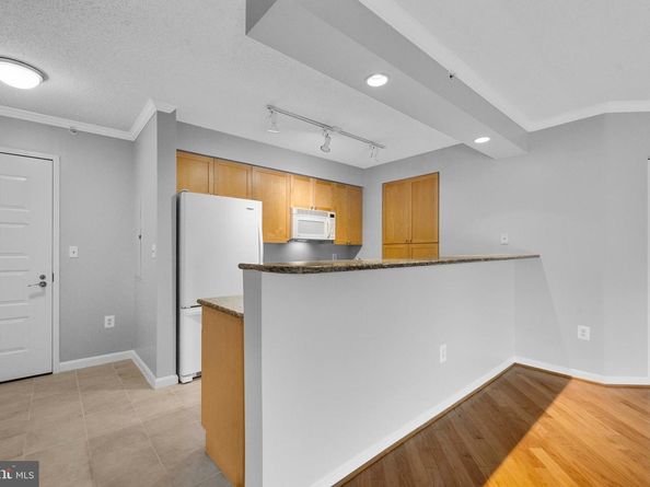 3101 N Hampton Drive 407, Alexandria VA 22302