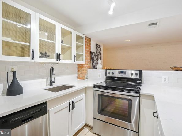 1738 T Street NW 1, Washington DC 20009