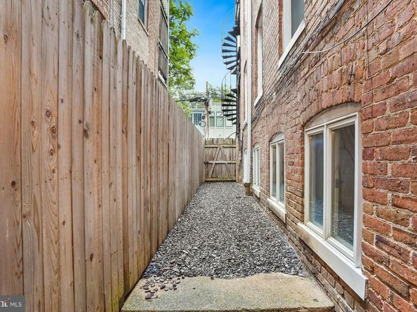 1738 T Street NW 1, Washington DC 20009