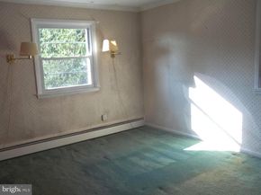 5 Broadale Road, Doylestown PA 18901