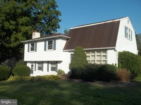 5 Broadale Road, Doylestown PA 18901